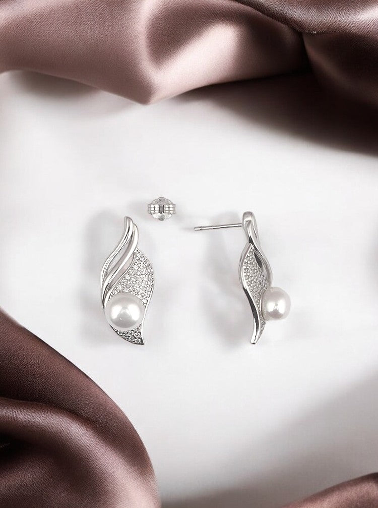 Silver Sea Shell Pearl Studs