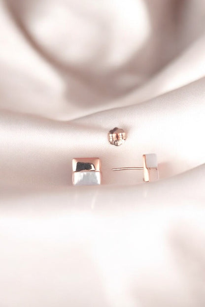 Rosegold Mother Of Pearl Square Studs