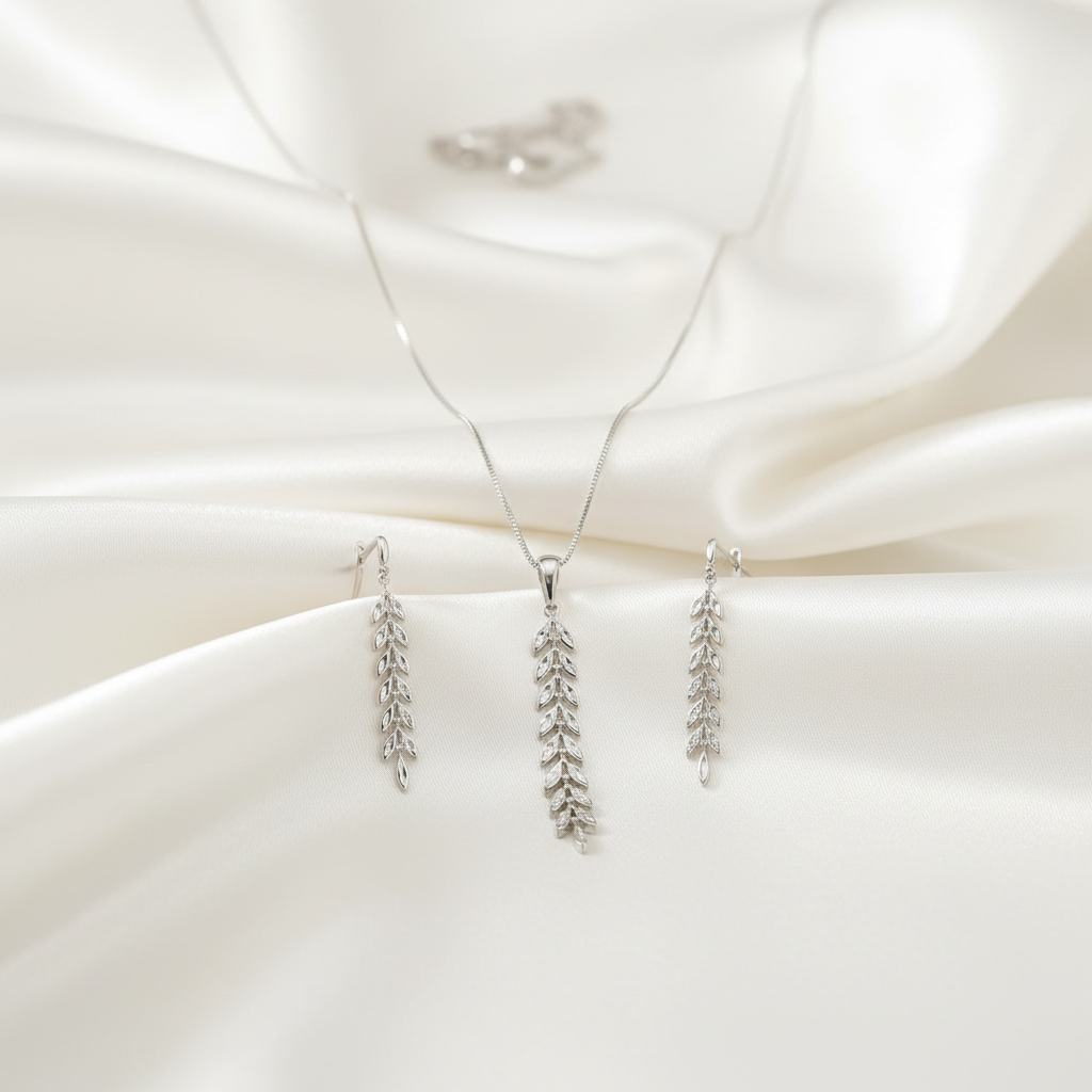 Silver Leafy Desire Pendant Set