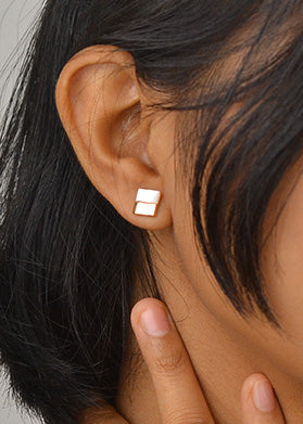 Rosegold Mother Of Pearl Square Studs