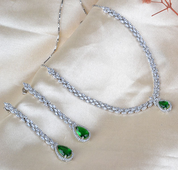 925 Sterling Silver Emerald Green Necklace with Danglers