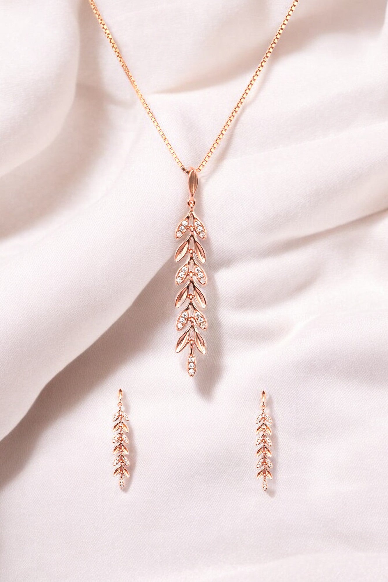 Rosegold Leafy Desire Pendant Set