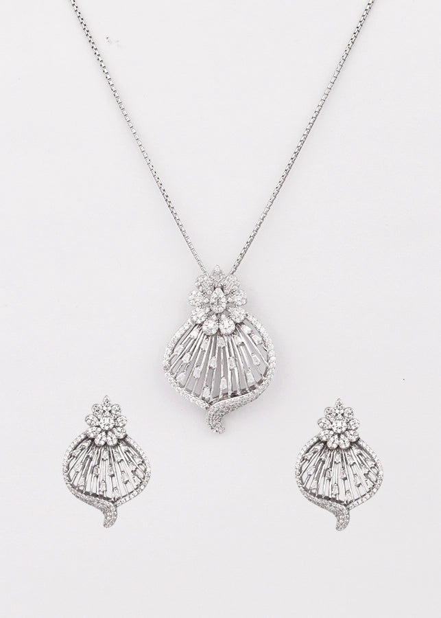 Silver Radiant Elegance Pendant Set