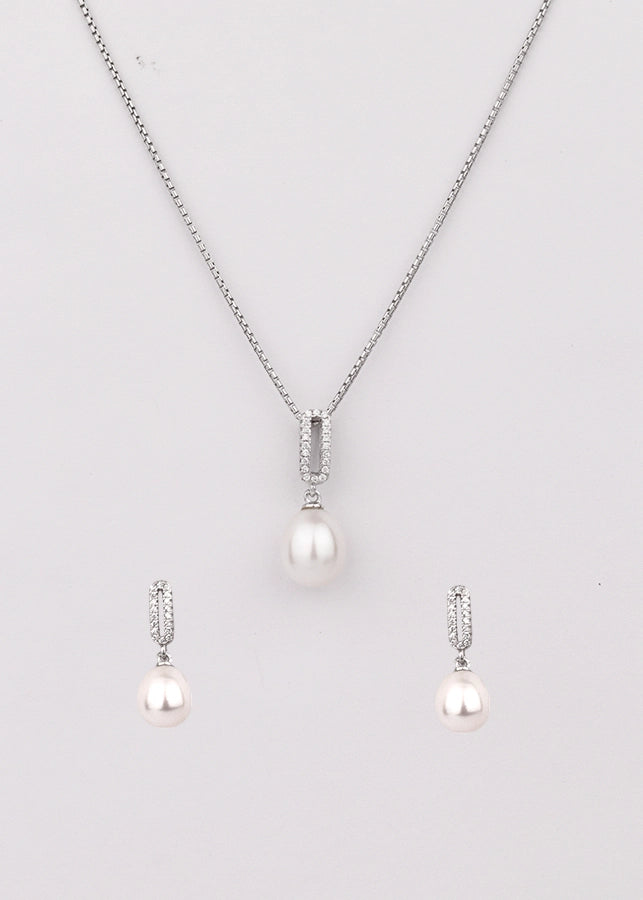 Silver Pearl Elegance Pendant Set