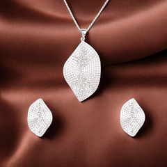 Silver Queen Elegance Pendant Set
