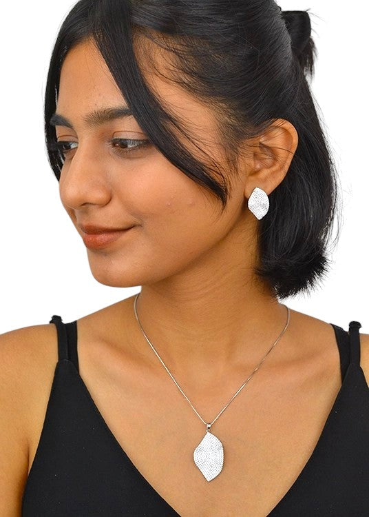 Silver Queen Elegance Pendant Set