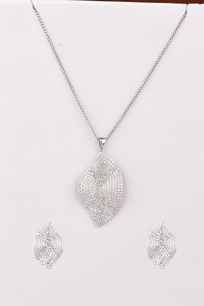 Silver Queen Elegance Pendant Set