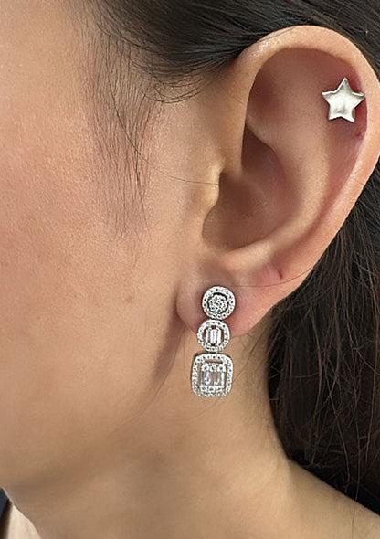 Sparkling Elegance 925 Sterling Silver Ear Studs